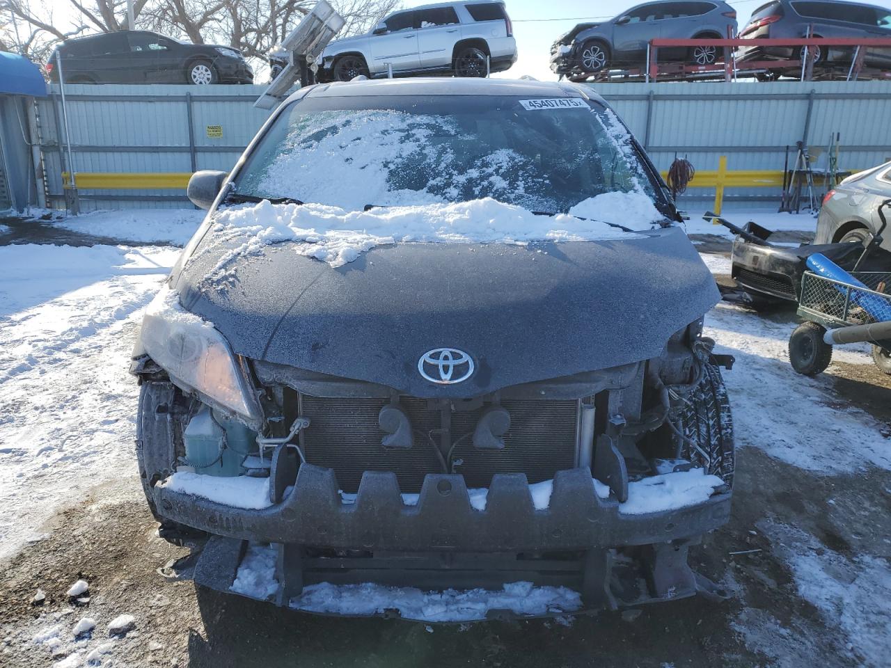 2015 Toyota Sienna VIN 5TDKK3DC5FS653549 Copart auction photo, all over damage thumbnail 5