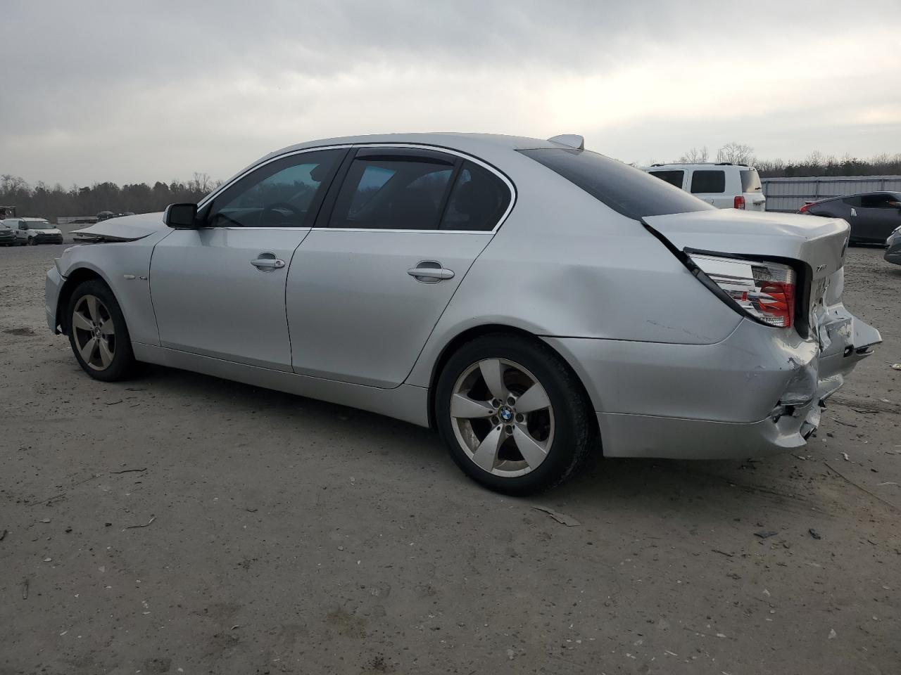 2007 BMW 5er VIN WBANF33567CW70932 Copart auction photo, front end / rear end damage thumbnail 2