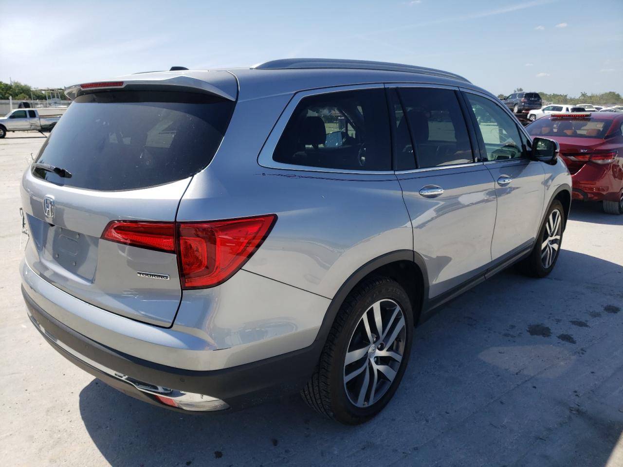 2017 Honda Pilot VIN 5FNYF5H95HB000106 Copart auction photo, side / front end damage thumbnail 4