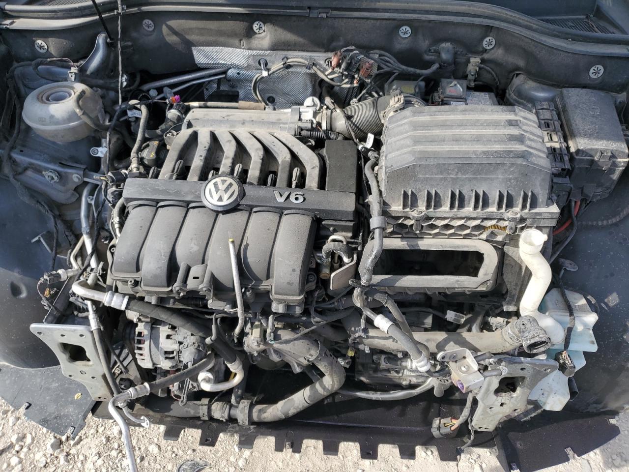 2018 Volkswagen Atlas VIN 1V2LR2CA9JC548726 Copart auction photo, front end damage thumbnail 14