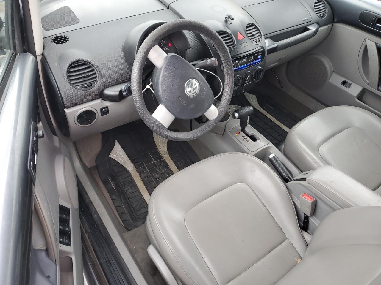 2005 Volkswagen Beetle VIN 3VWCM31Y35M317165 Copart auction photo, front end damage thumbnail 8