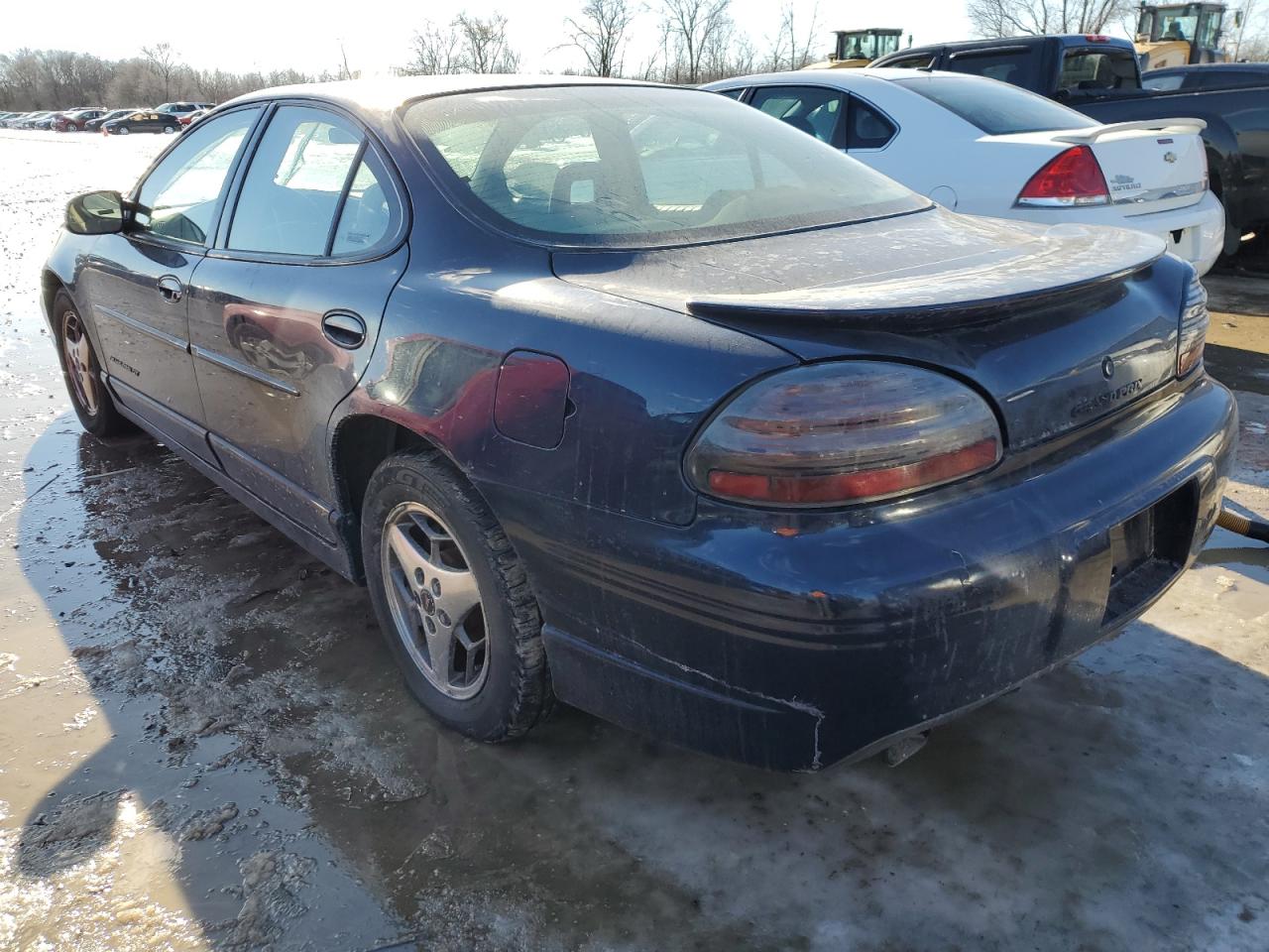 2000 Pontiac Grand Prix VIN 1G2WP52K2YF328292 Copart auction photo, front end / minor dent/scratches damage thumbnail 2