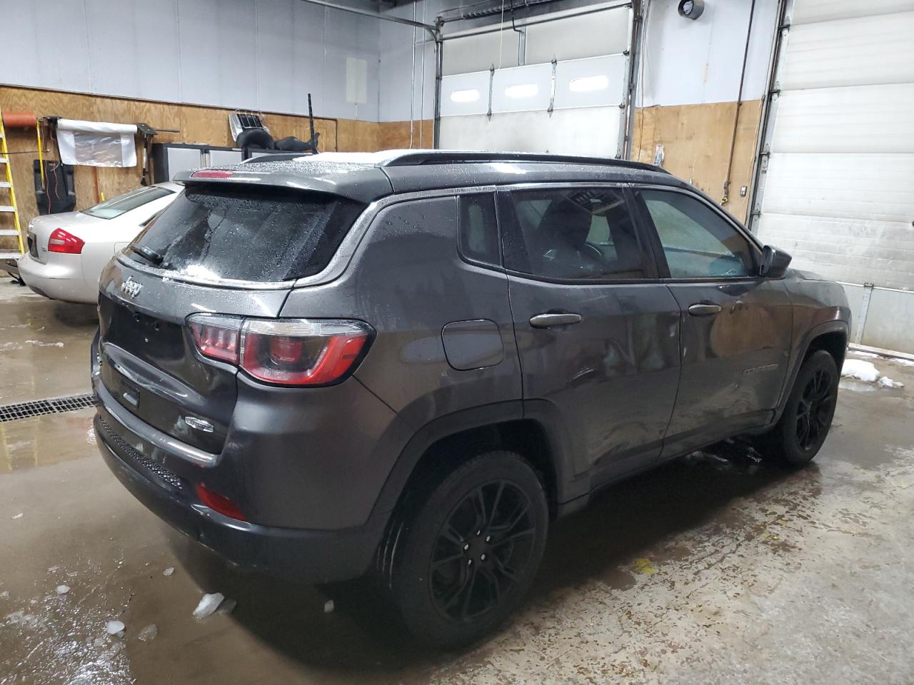 2018 Jeep Compass VIN 3C4NJDBB0JT423545 Copart auction photo, front end / minor dent/scratches damage thumbnail 3