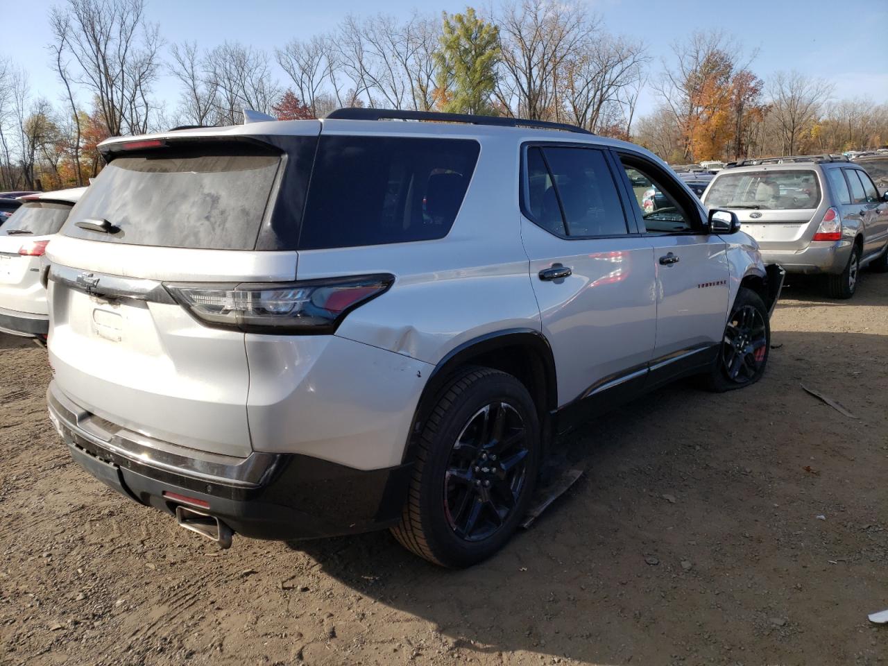 2018 Chevrolet Traverse VIN 1GNERKKW7JJ161733 Copart auction photo, side damage thumbnail 3