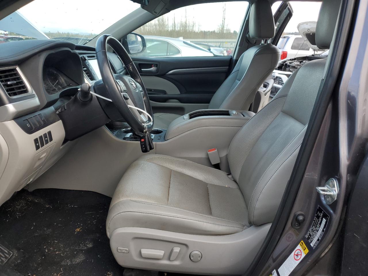 2019 Toyota Highlander VIN 5TDDGRFH8KS059067 Copart auction photo, front end damage thumbnail 7