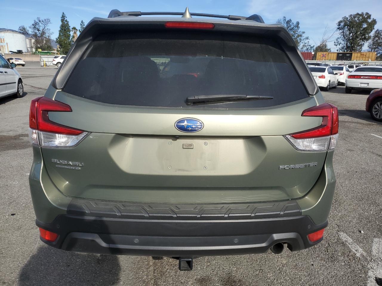 2019 Subaru Forester VIN JF2SKAUC4KH555598 Copart auction photo, front end / side damage thumbnail 6