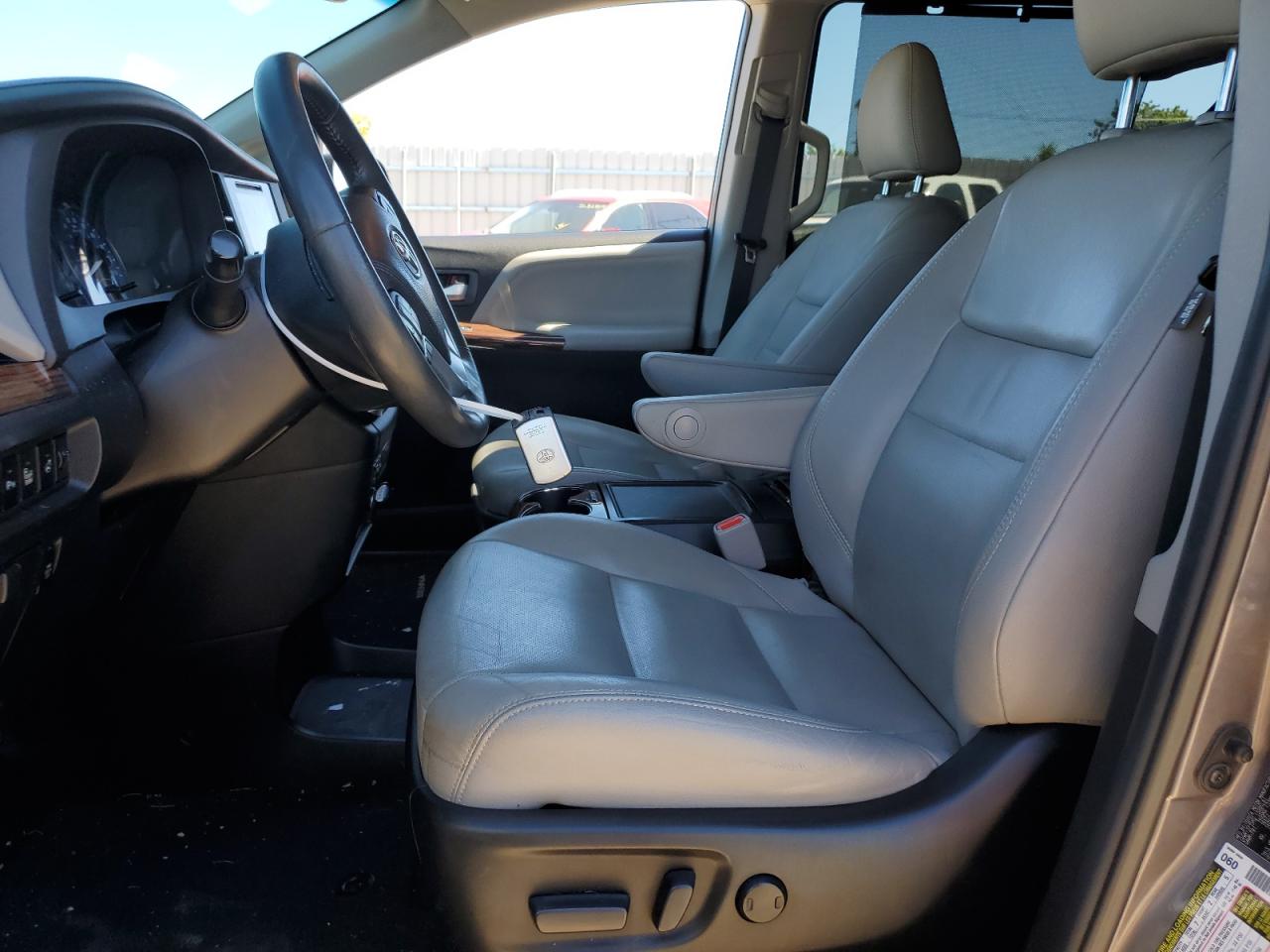 2015 Toyota Sienna VIN 5TDYK3DC7FS670055 Copart auction photo, rear end / minor dent/scratches damage thumbnail 7