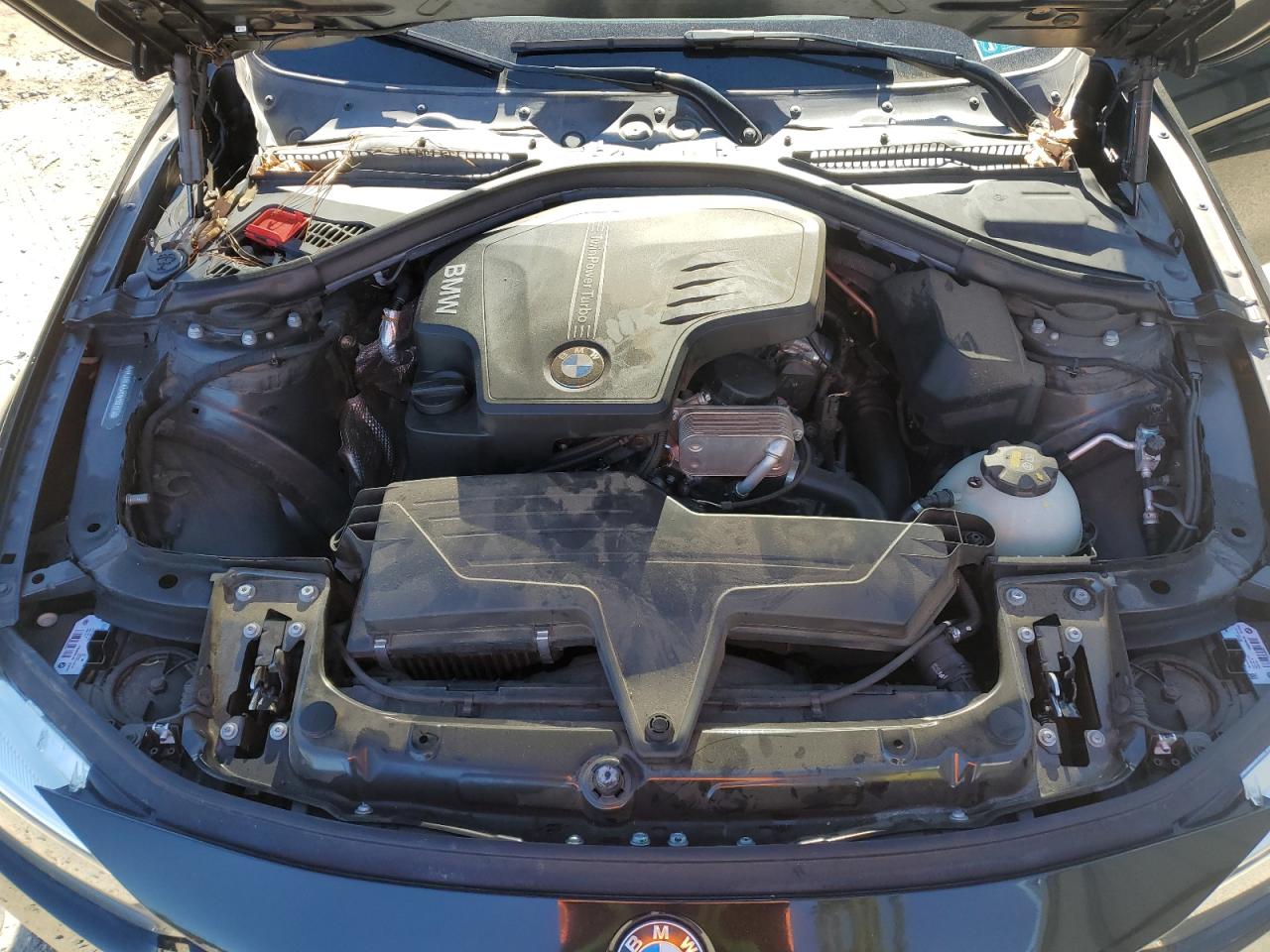 2016 BMW 3er VIN WBA8E1G58GNT99293 Copart auction photo, water/flood damage thumbnail 11