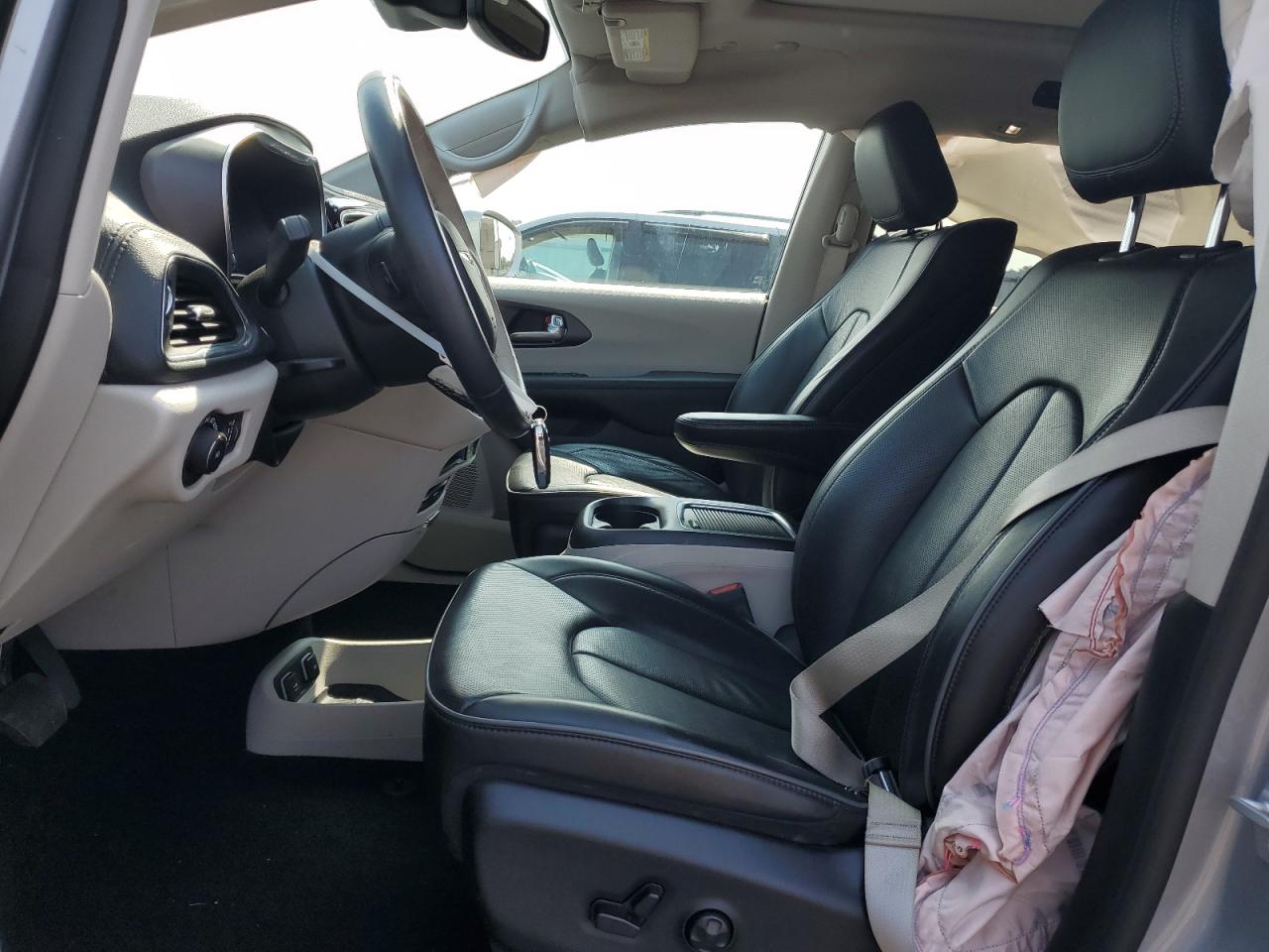 2020 Chrysler Pacifica VIN 2C4RC1GG8LR129489 Copart auction photo, rear end / minor dent/scratches damage thumbnail 7