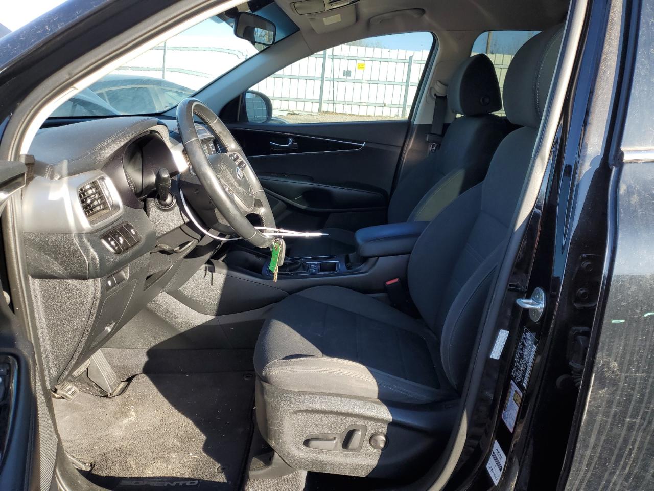 2019 KIA Sorento VIN 5XYPGDA5XKG588174 Copart auction photo, all over damage thumbnail 7
