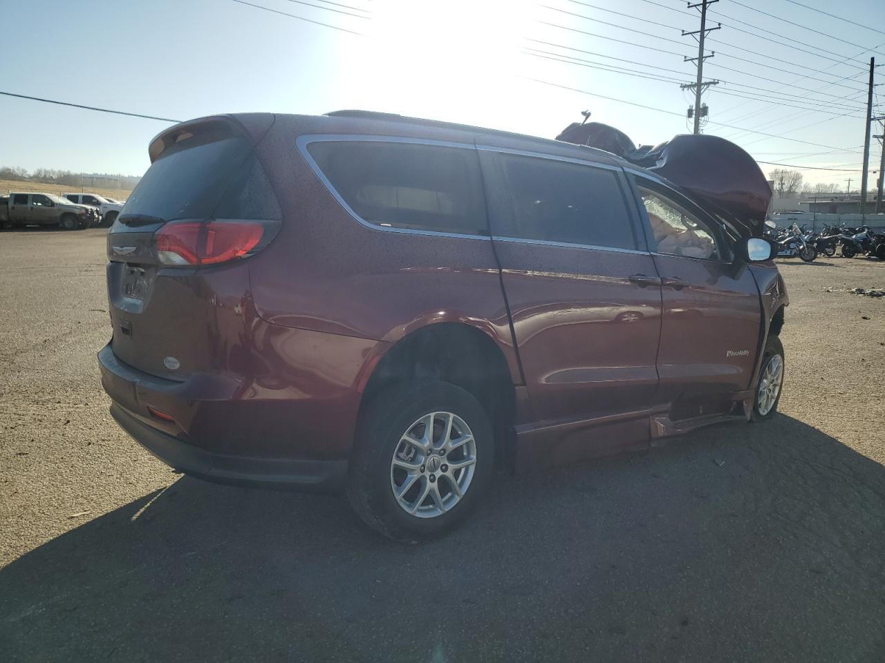 2021 Chrysler Voyager VIN 2C4RC1DG1MR558138 Copart auction photo, front end / side damage thumbnail 3