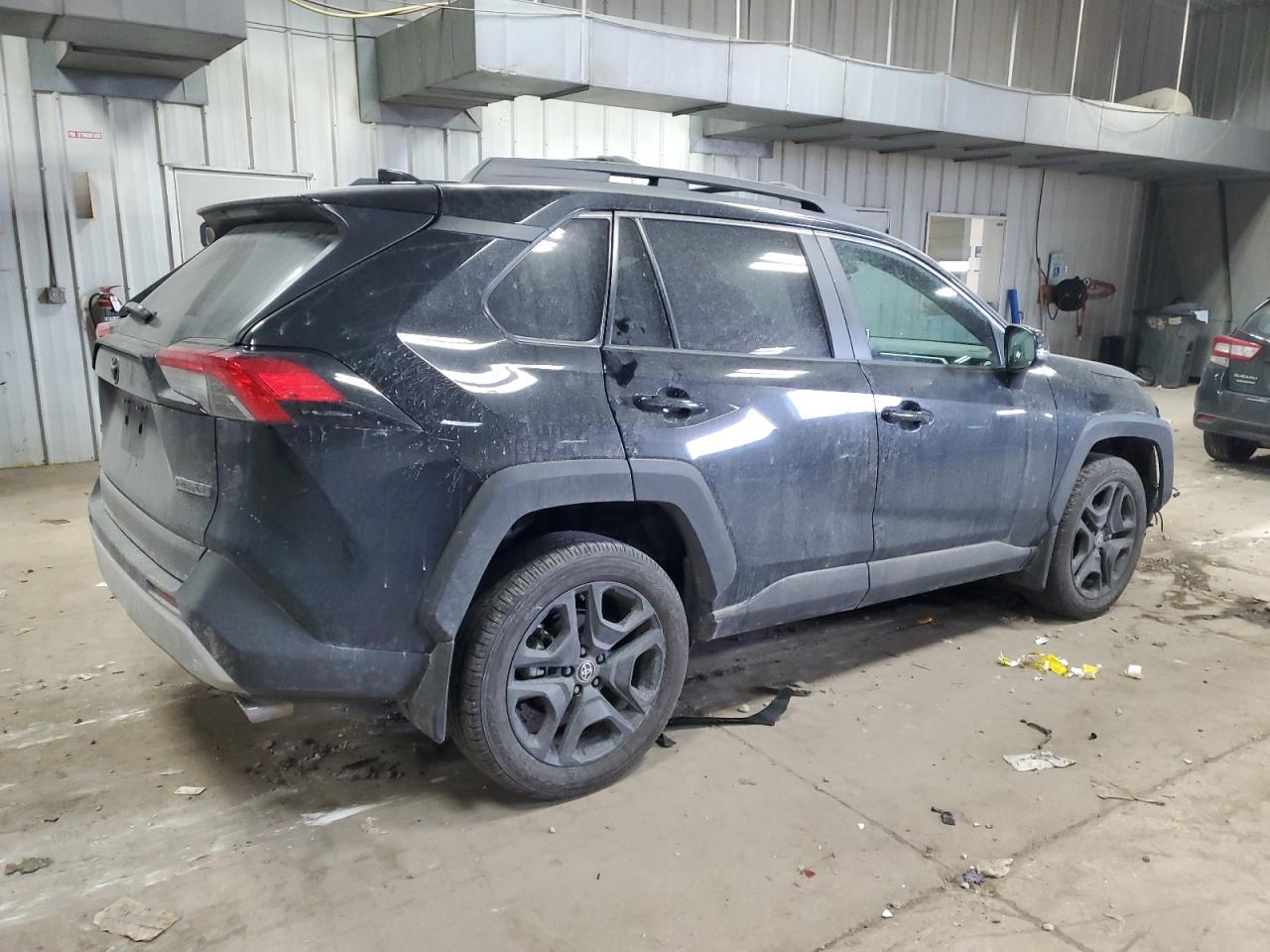 2024 Toyota RAV 4 VIN 2T3J1RFV4RW490444 Copart auction photo, front end damage thumbnail 3