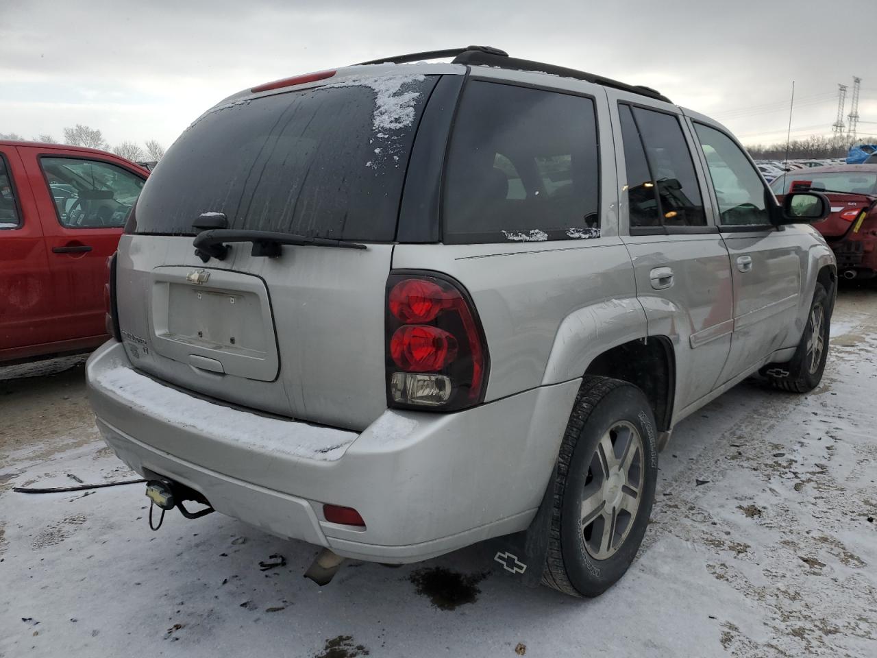 2007 Chevrolet TrailBlazer VIN 1GNDT13S172260909 Copart auction photo, front end / minor dent/scratches damage thumbnail 3