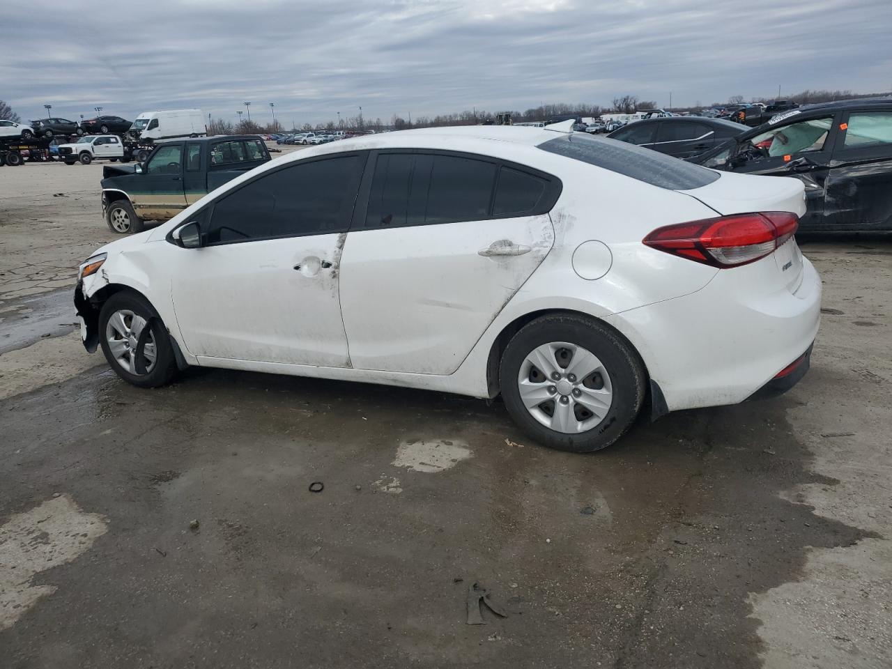 2018 KIA Forte VIN 3KPFL4A76JE260688 Copart auction photo, vandalism / front end damage thumbnail 2