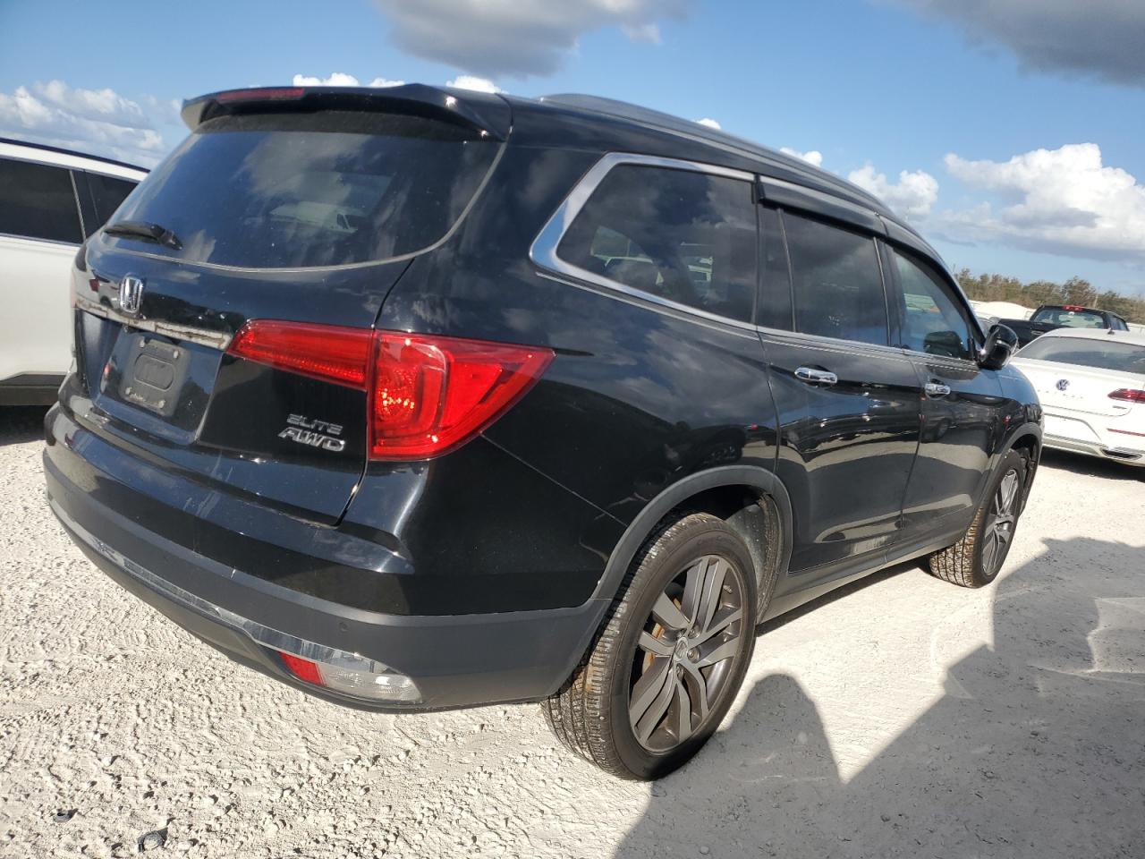 2017 Honda Pilot VIN 5FNYF6H05HB074214 Copart auction photo, all over damage thumbnail 3