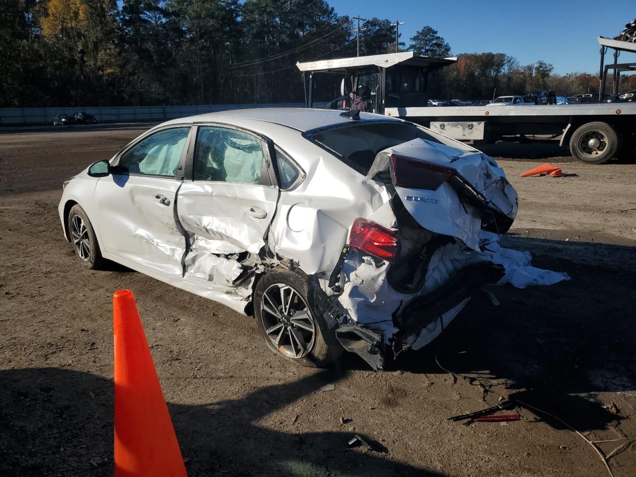 2023 KIA Forte VIN 3KPF24AD0PE589209 Copart auction photo, rear end / side damage thumbnail 2