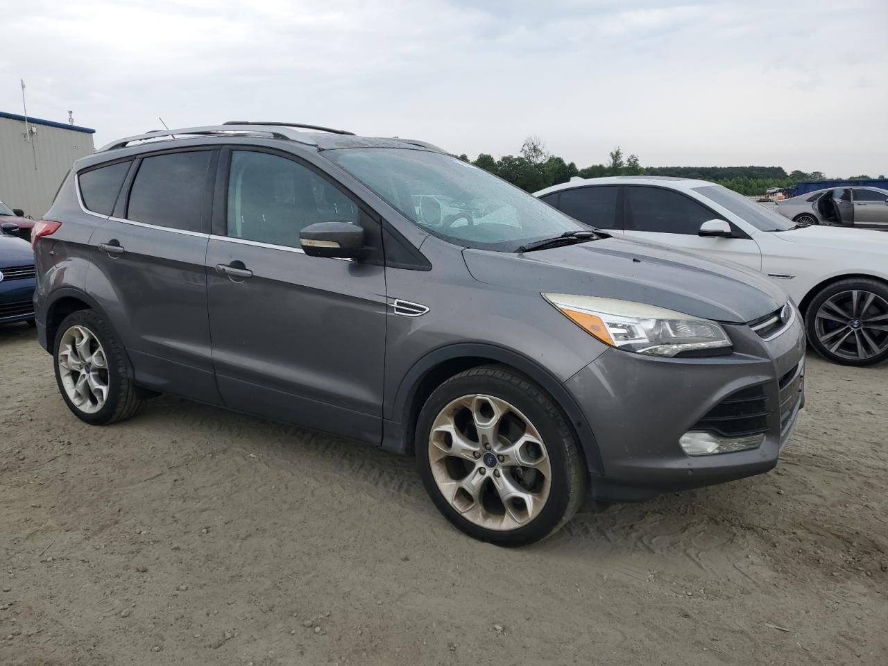 2013 Ford Escape VIN 1FMCU9J94DUB50688 Copart auction photo, side / rear end damage thumbnail 4