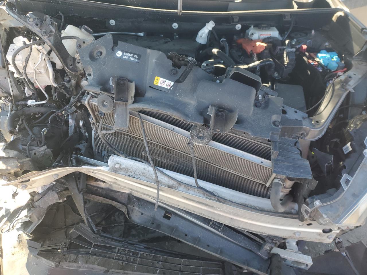 2019 Toyota RAV 4 VIN 2T3DWRFV6KW009355 Copart auction photo, front end / minor dent/scratches damage thumbnail 13
