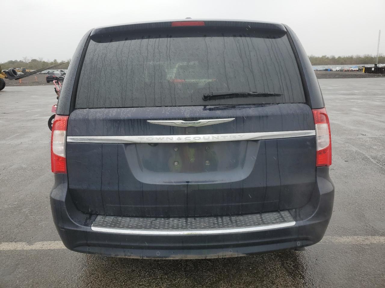 2011 Chrysler Town & Country VIN 2A4RR5DG6BR666879 Copart auction photo, front end / side damage thumbnail 6