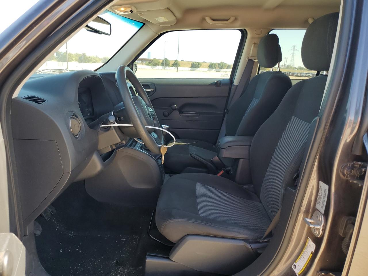 2016 Jeep Liberty (Patriot) VIN 1C4NJPBA4GD787149 Copart auction photo, front end / hail damage thumbnail 7