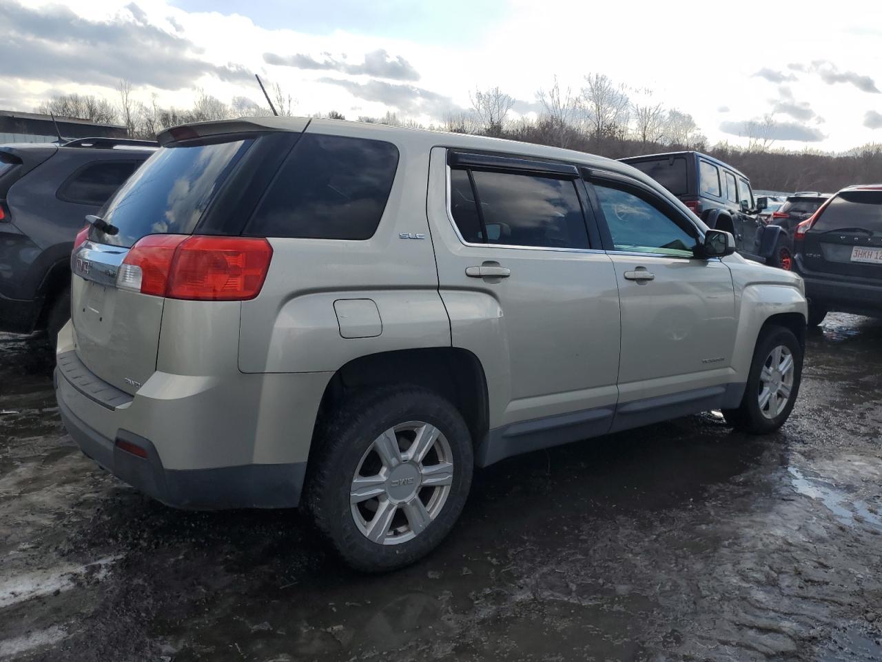 2014 GMC Terrain VIN 2GKFLVEK5E6121828 Copart auction photo, front end / minor dent/scratches damage thumbnail 3