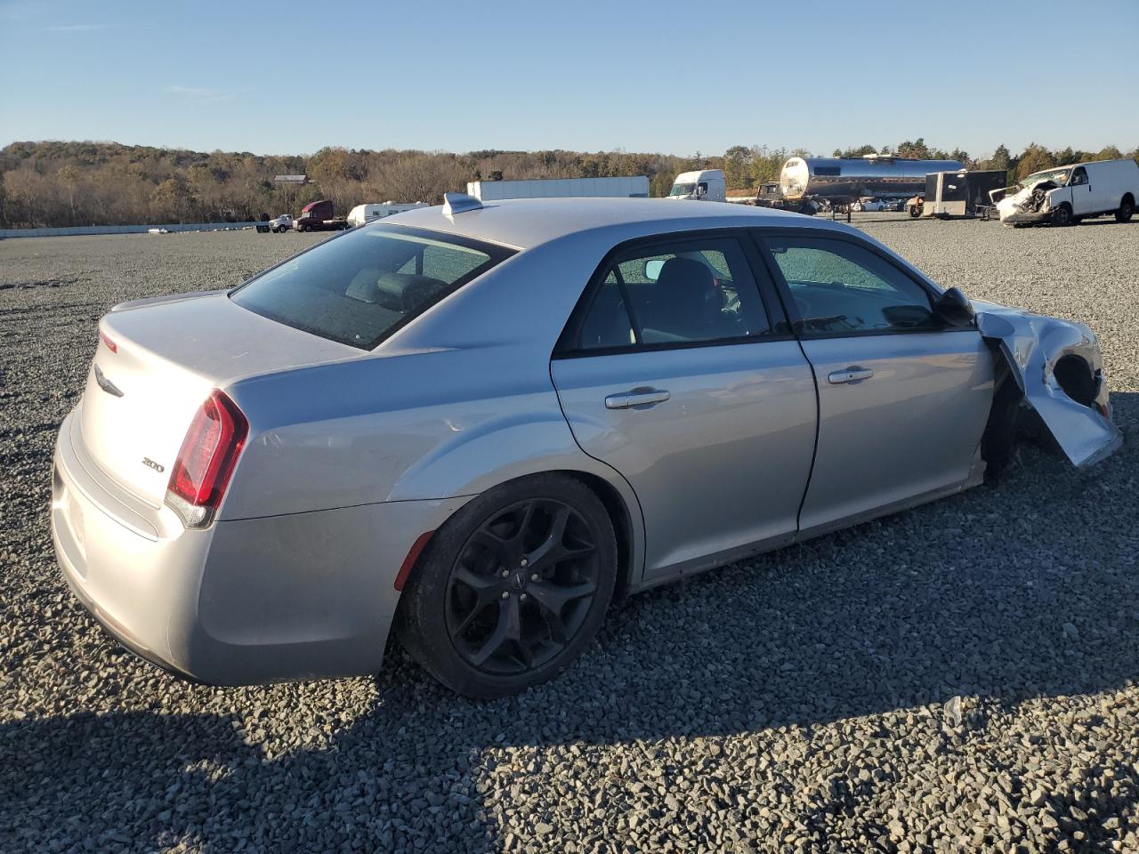 2020 Chrysler 300 VIN 2C3CCAAG5LH212581 Copart auction photo, all over damage thumbnail 3