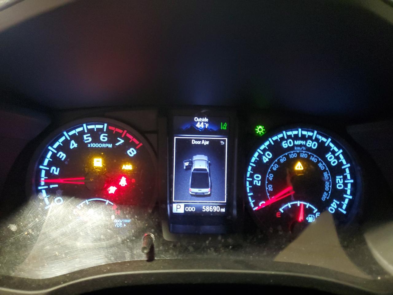 2019 Toyota Tacoma VIN 5TFSZ5AN0KX165837 Copart auction photo, front end damage thumbnail 9