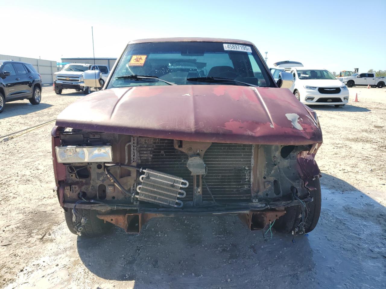 1994 Chevrolet GMT-400 VIN 2GCEC19H9R1169964 Copart auction photo, all over damage thumbnail 5