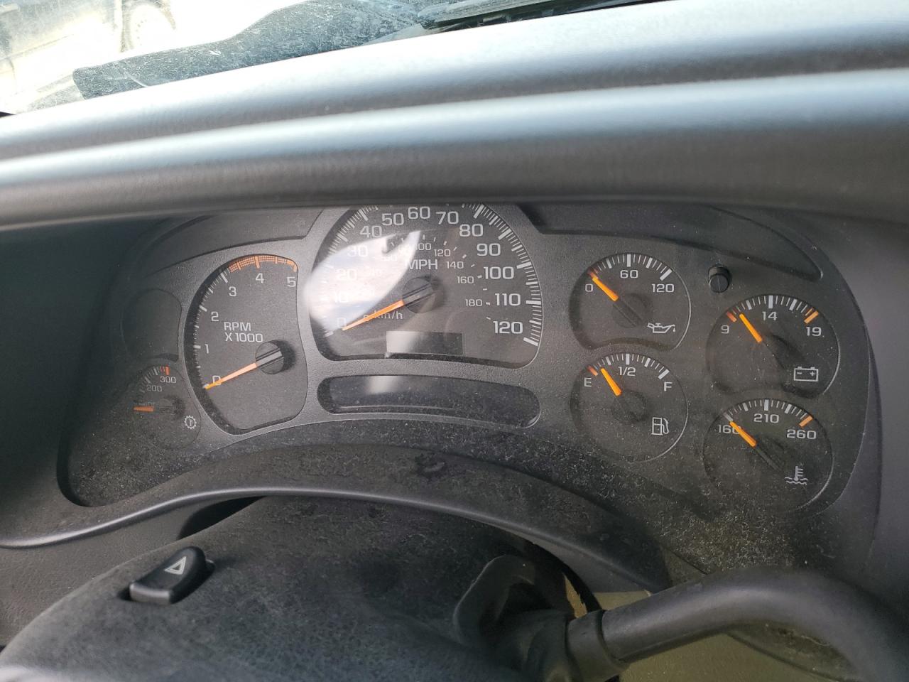 2003 Chevrolet Silverado VIN 1GCHK29113E183100 Copart auction photo, front end damage thumbnail 9