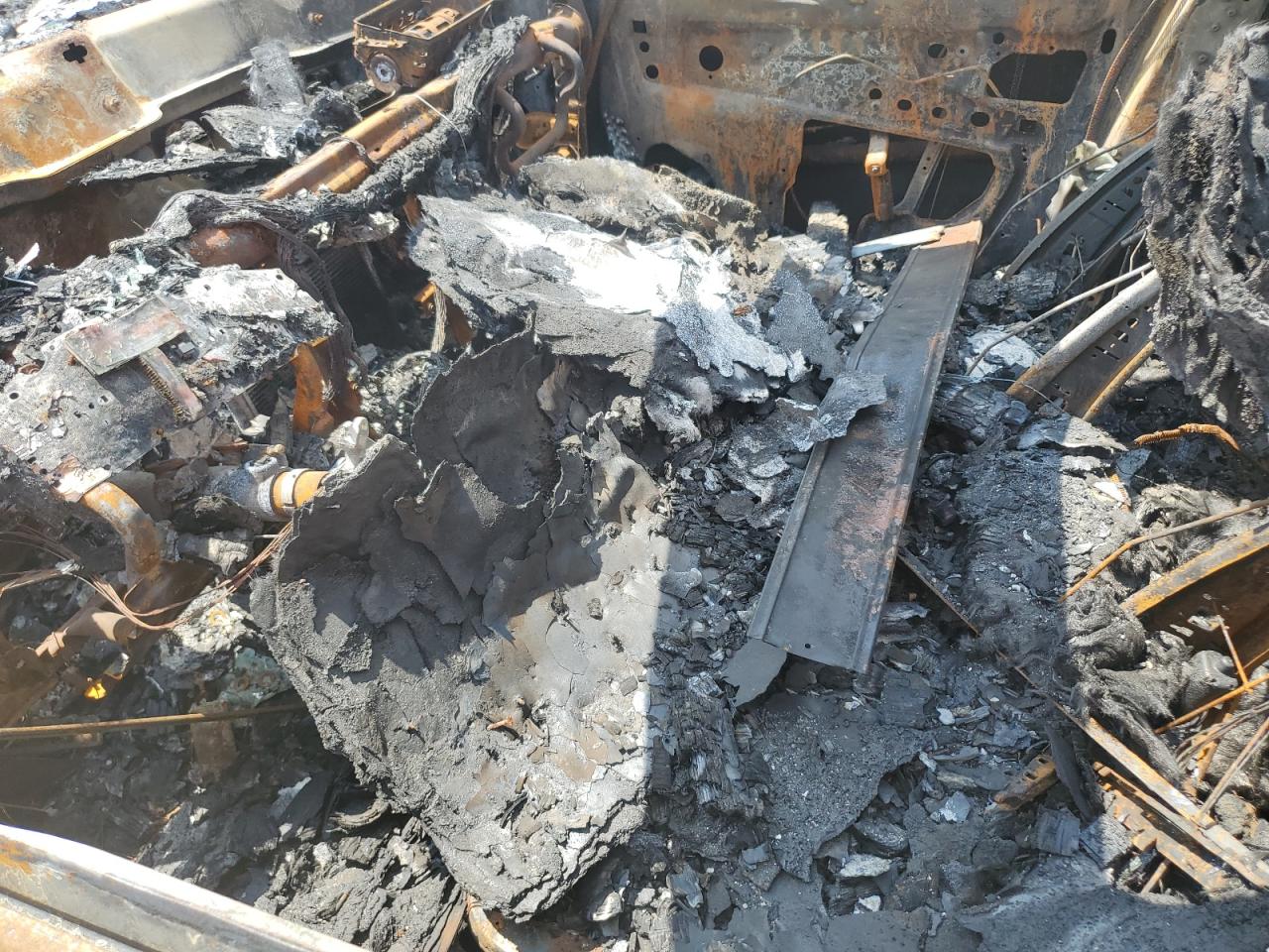 2005 Chrysler 300 VIN 2C3AA63H95H667565 Copart auction photo, burn damage thumbnail 7