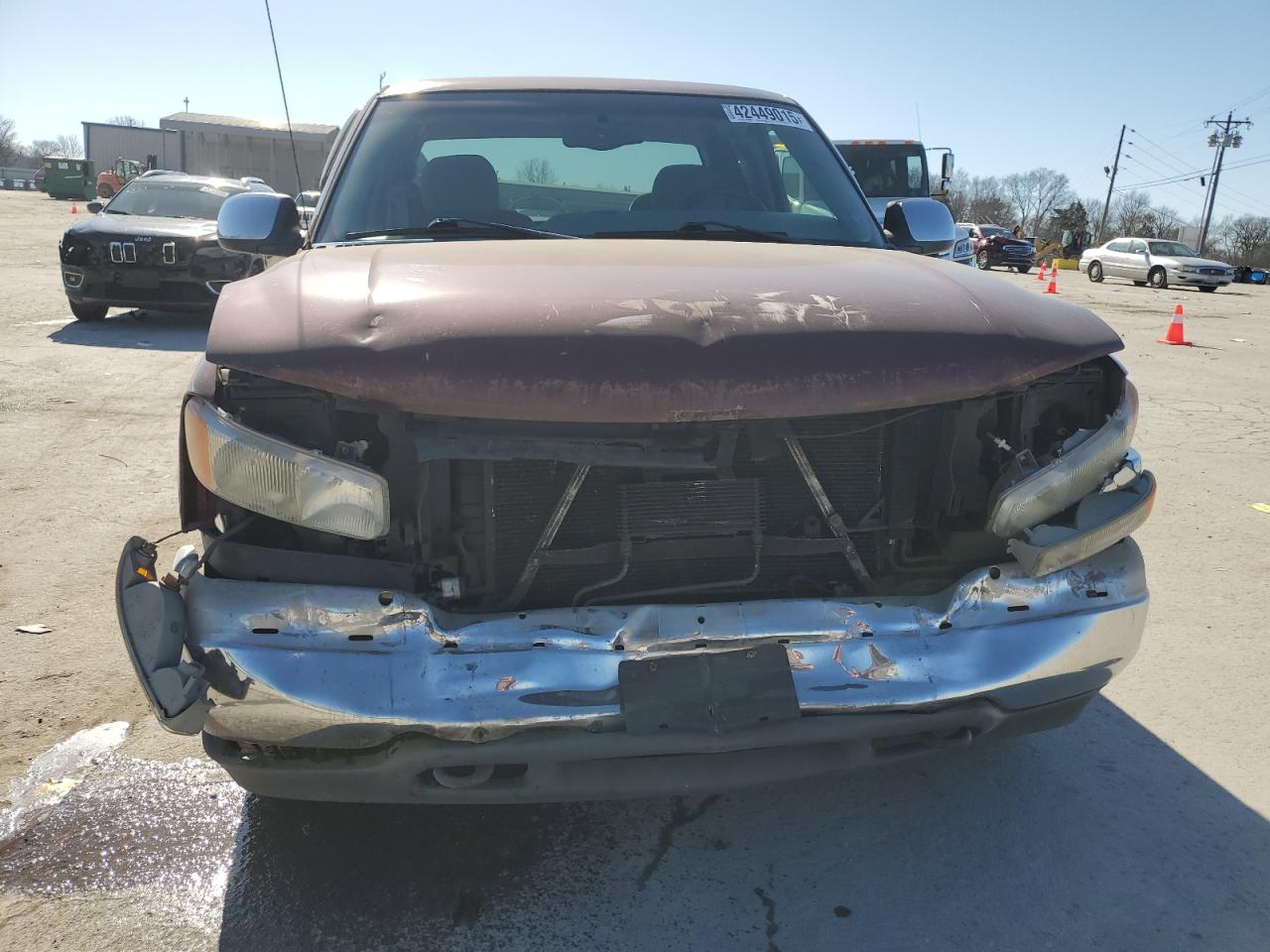 2000 GMC Sierra VIN 2GTEC19T6Y1335764 Copart auction photo, front end damage thumbnail 5