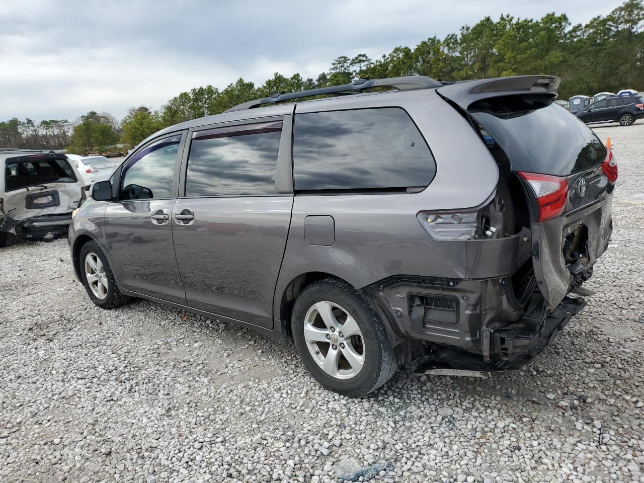 2017 Toyota Sienna VIN 5TDKZ3DC0HS893509 Copart auction photo, rear end damage thumbnail 2
