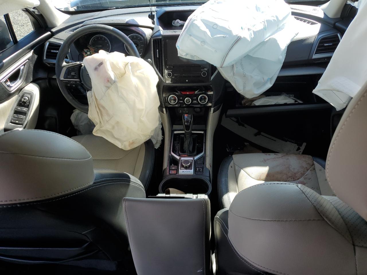 2019 Subaru Forester VIN JF2SKAUC1KH456849 Copart auction photo, front end / minor dent/scratches damage thumbnail 8