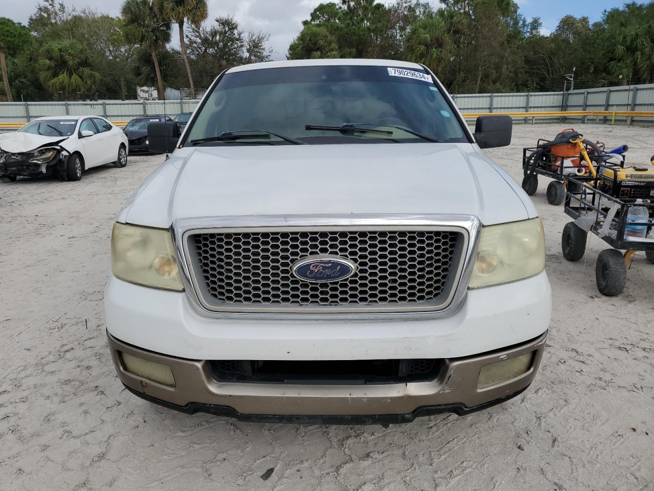 2004 Ford F-150 VIN 1FTPW12574KC32553 Copart auction photo, minor dent/scratches damage thumbnail 5