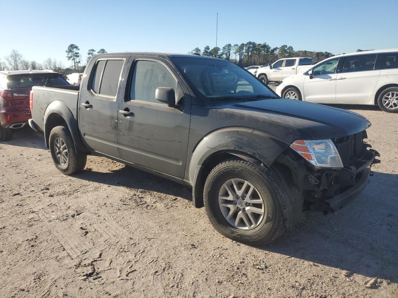 2017 Nissan Navara (Frontier) VIN 1N6DD0ER8HN755535 Copart auction photo, front end / minor dent/scratches damage thumbnail 4