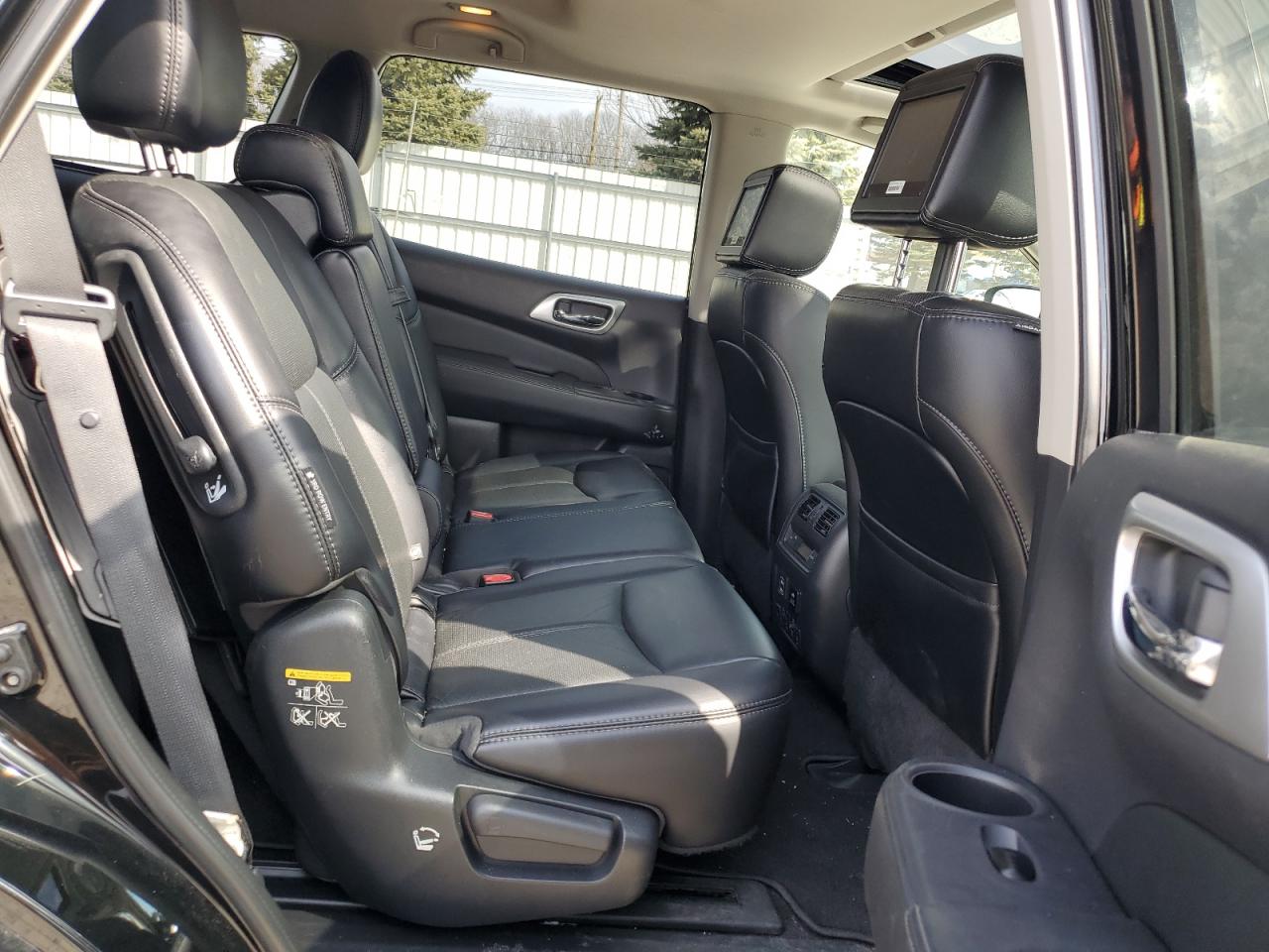 2018 Nissan Pathfinder VIN 5N1DR2MMXJC671509 Copart auction photo, rear end / minor dent/scratches damage thumbnail 11