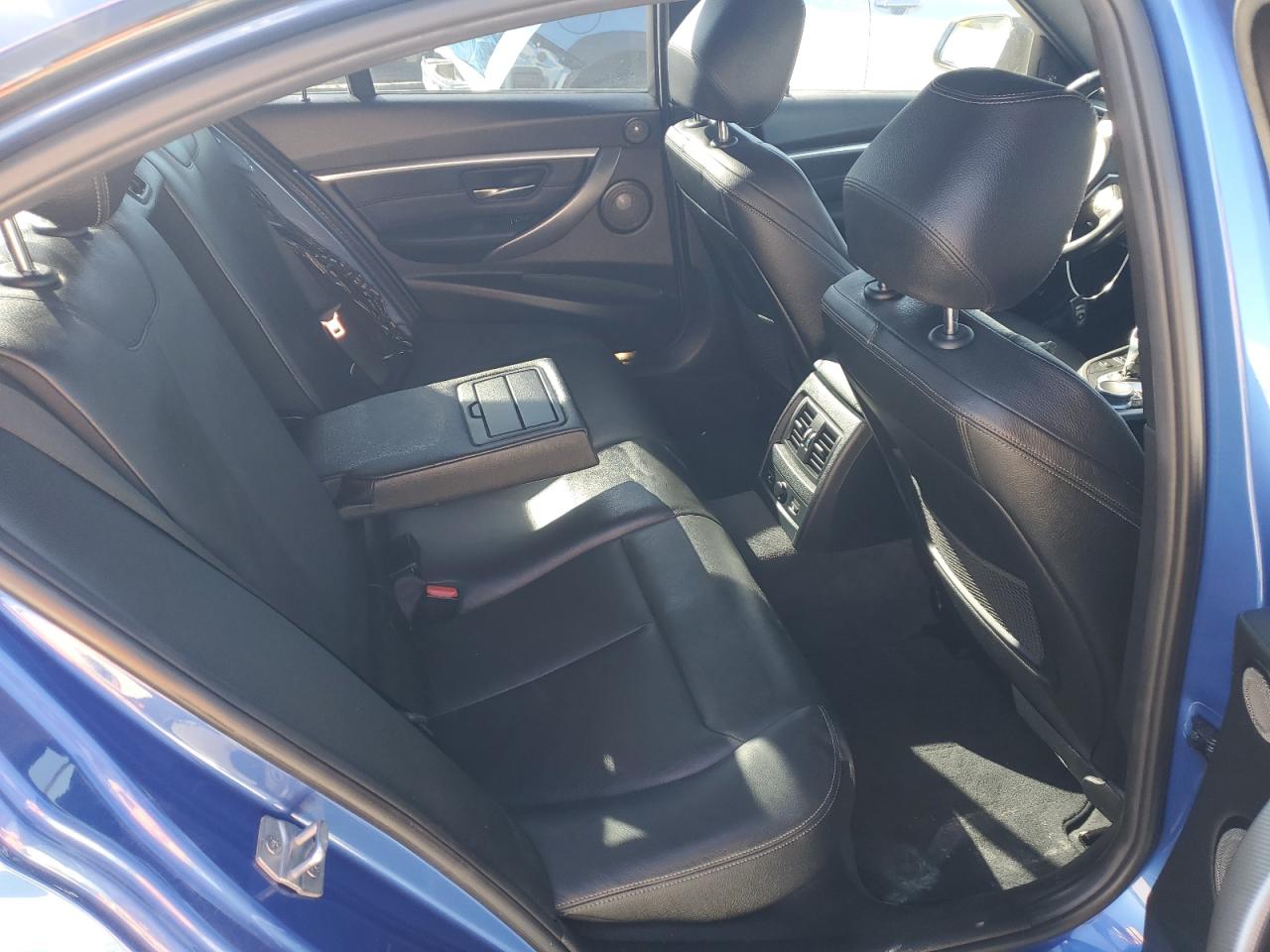 2018 BMW 3er VIN WBA8B7G57JNU95306 Copart auction photo, rear end damage thumbnail 10