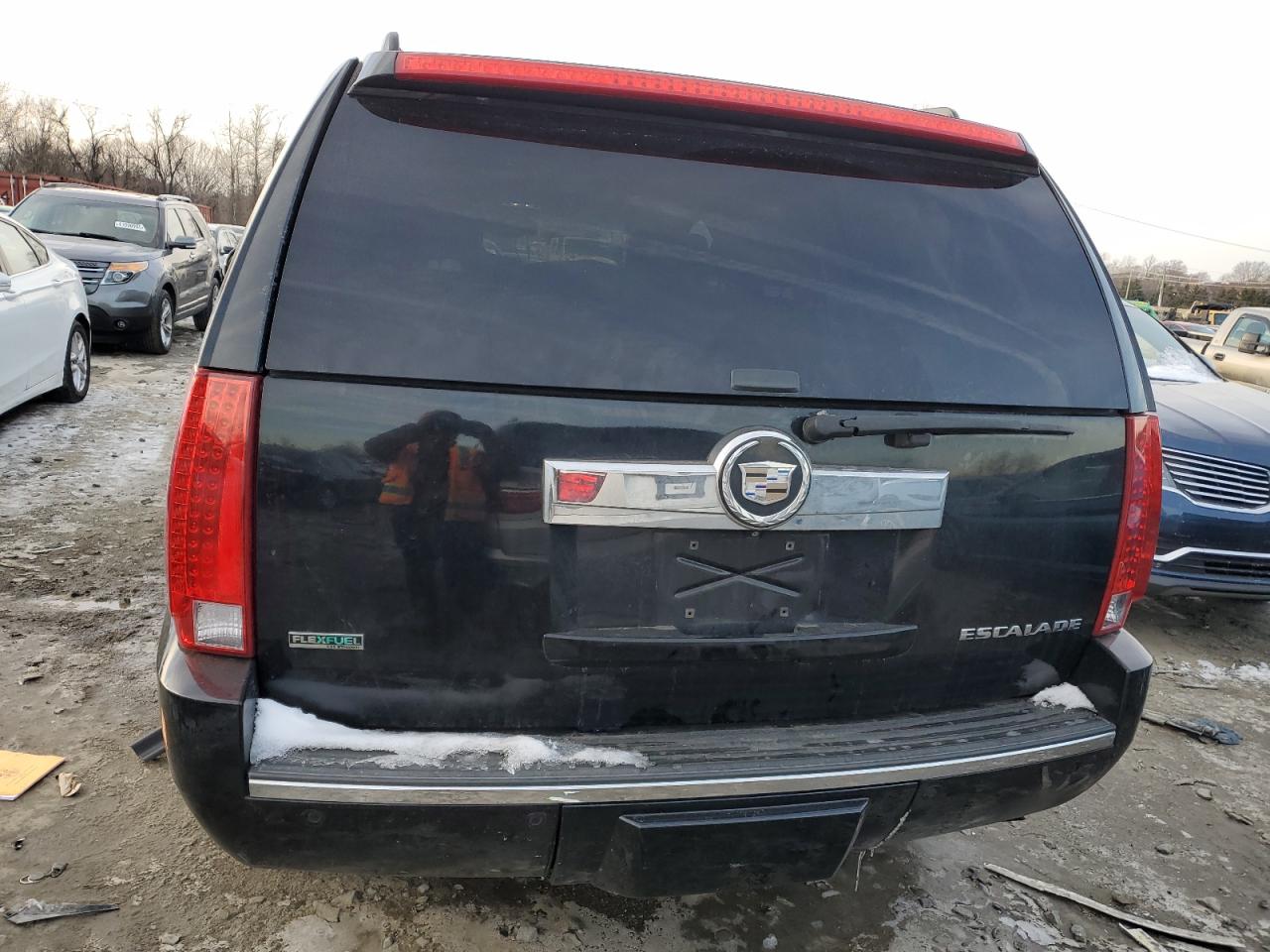 2010 Cadillac Escalade VIN 1GYUKBEF7AR271844 Copart auction photo, front end / side damage thumbnail 6