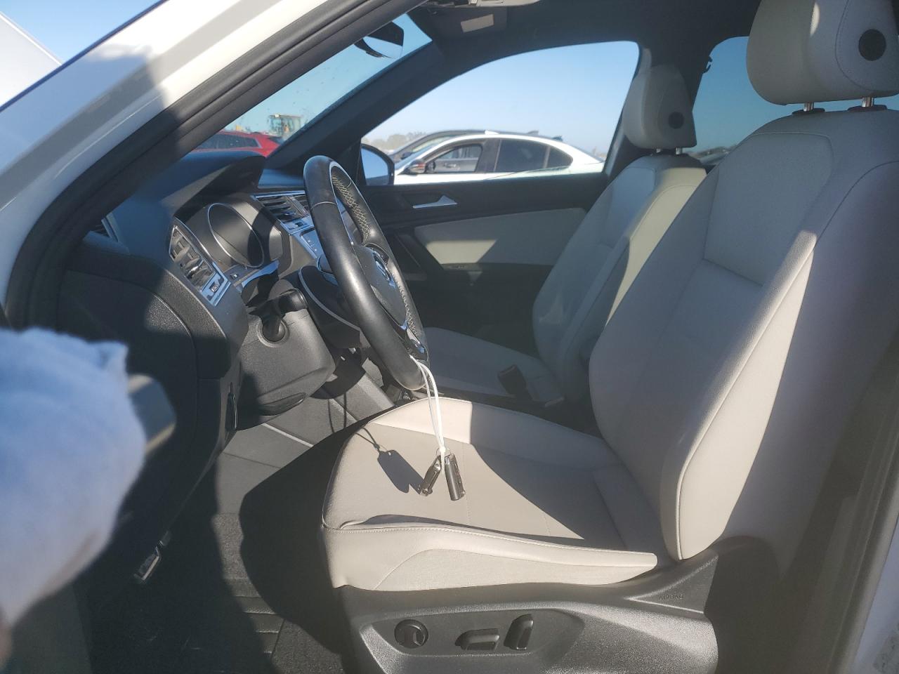 2021 Volkswagen Tiguan VIN 3VV3B7AX3MM033882 Copart auction photo, front end / side damage thumbnail 7