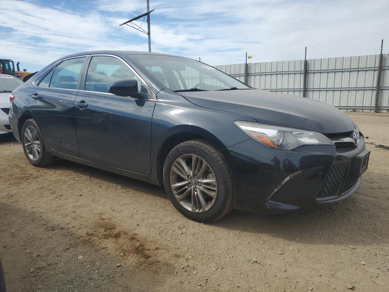 2016 Toyota Camry VIN 4T1BF1FK1GU235964 Copart auction photo, side / front end damage thumbnail 4
