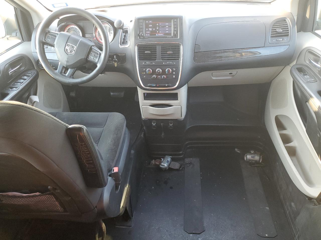 2019 Dodge Caravan VIN 2C7WDGBG4KR698884 Copart auction photo, minor dent/scratches damage thumbnail 8