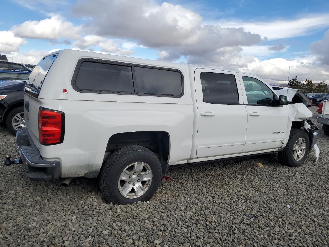 2015 Chevrolet Silverado VIN 3GCUKREC0FG135616 Copart auction photo, front end damage thumbnail 3