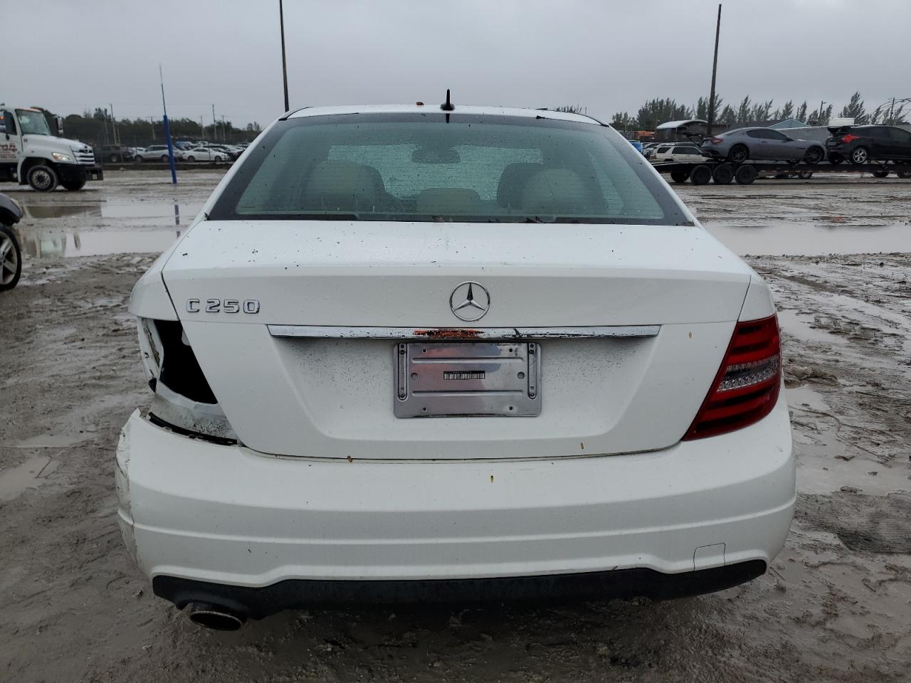 2013 Mercedes-Benz C-klasse VIN WDDGF4HB3DR297718 Copart auction photo, rear end / minor dent/scratches damage thumbnail 6