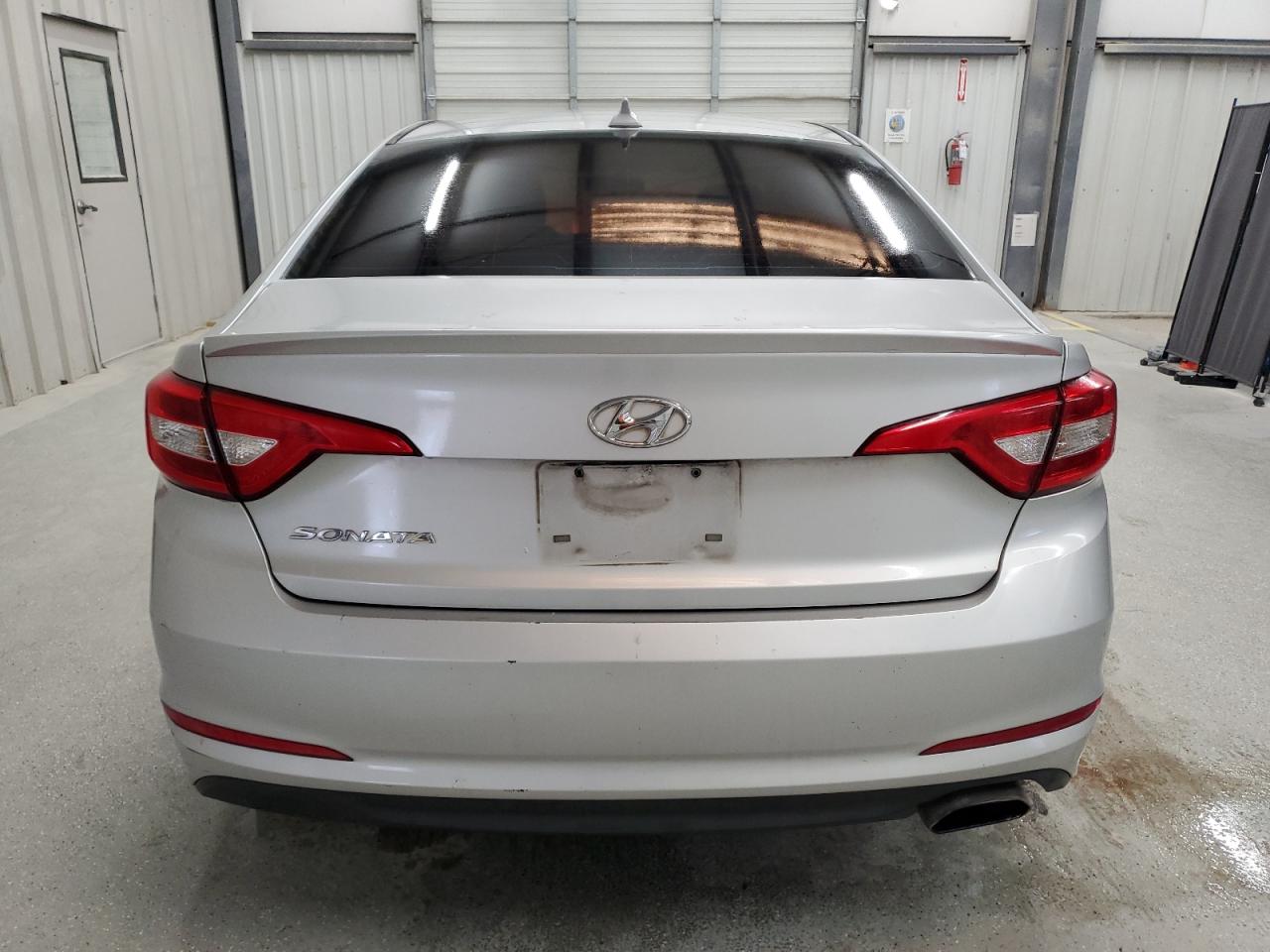 2017 Hyundai Sonata VIN 5NPE24AFXHH562318 Copart auction photo, front end / minor dent/scratches damage thumbnail 6