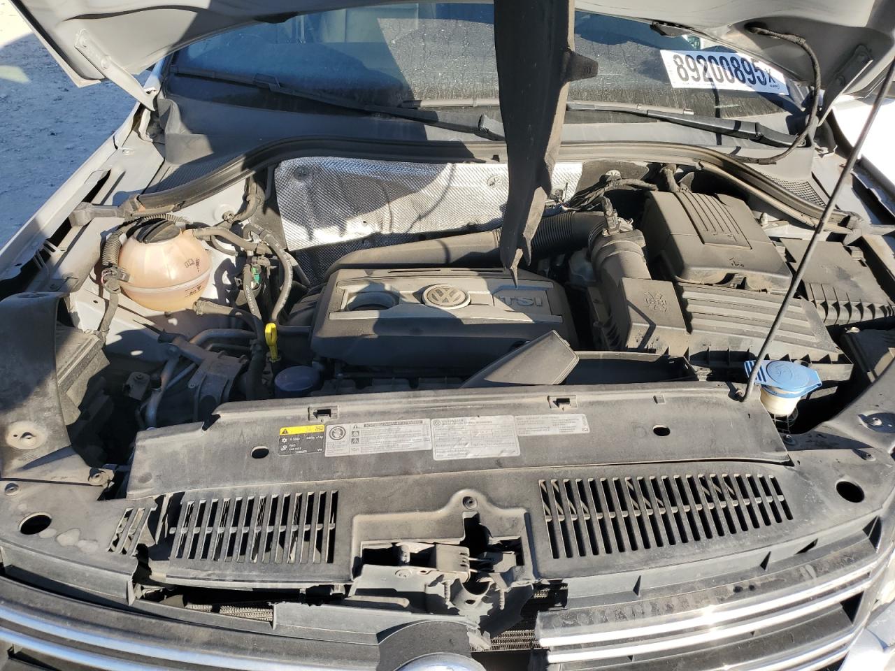2016 Volkswagen Tiguan VIN WVGAV7AX9GW552884 Copart auction photo, front end damage thumbnail 13