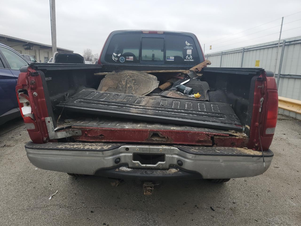 2000 Ford F-150 VIN 2FTRX18L9YCA84945 Copart auction photo, front end / rear end damage thumbnail 6