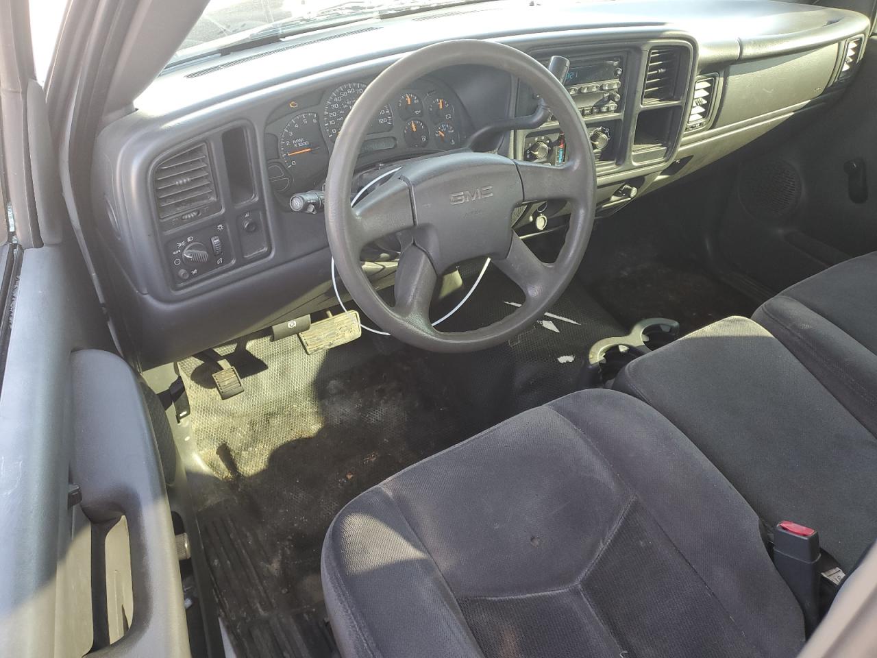 2007 GMC Sierra VIN 3GTEC14X07G215068 Copart auction photo, front end / minor dent/scratches damage thumbnail 8