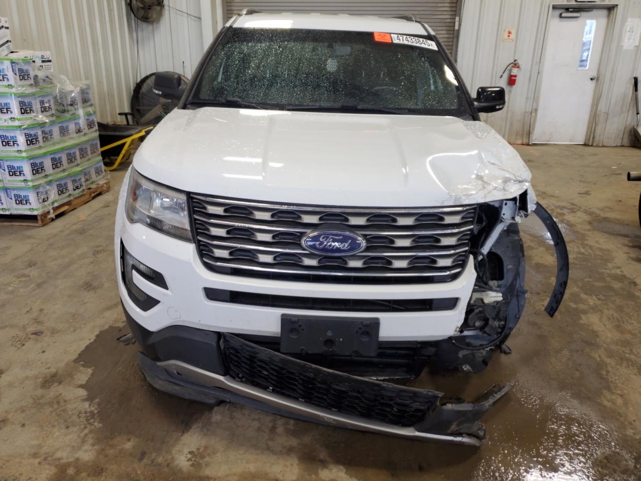 2016 Ford Explorer VIN 1FM5K8D86GGA06090 Copart auction photo, front end / side damage thumbnail 5