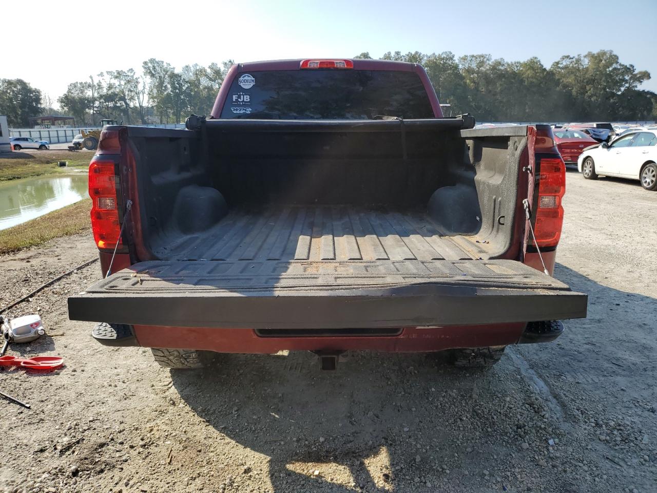 2016 Chevrolet Silverado VIN 3GCUKREC3GG293563 Copart auction photo, front end / side damage thumbnail 6