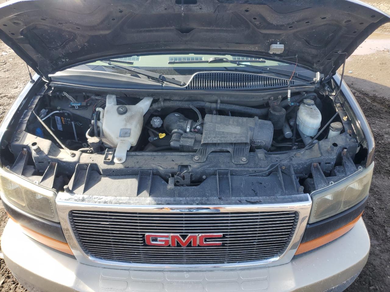 2011 GMC Savana VIN 1GDS7DC48B1172487 Copart auction photo, side damage thumbnail 13